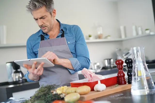 How Do Meal Delivery Services Work?