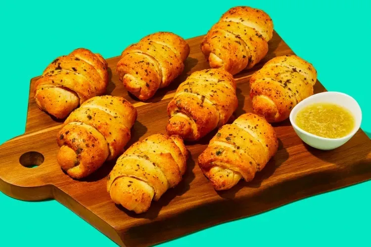 Cheesy Garlic Butter Crescent Rolls