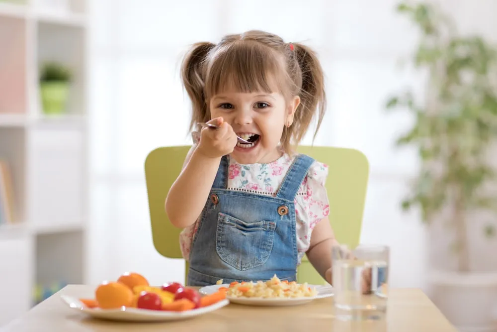 Toodler eating